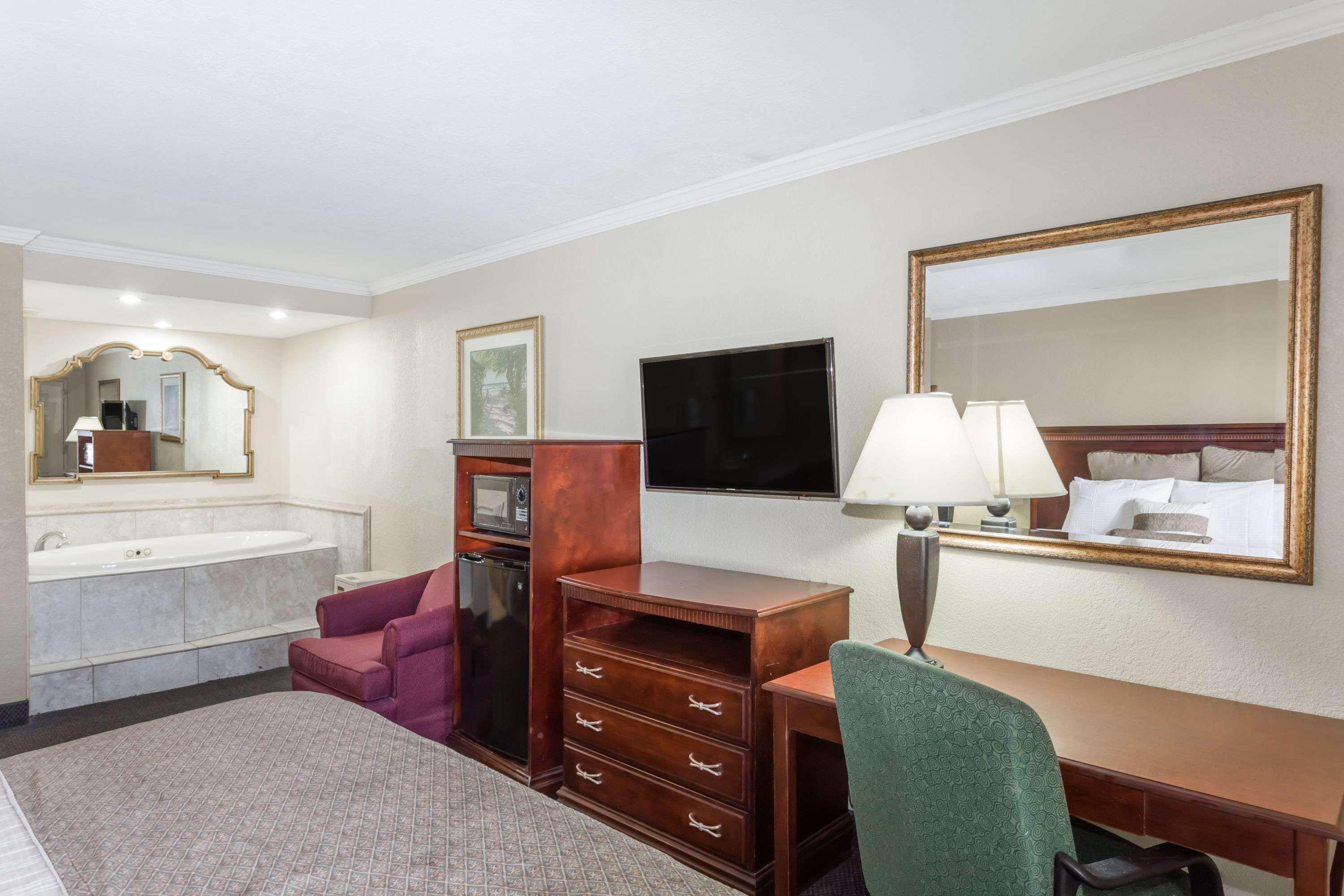 Days Inn By Wyndham Destin Dış mekan fotoğraf